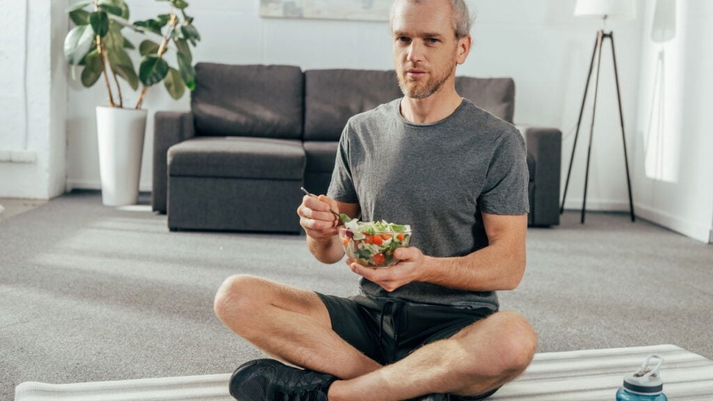 O que comer antes e depois do treino para ter o melhor resultado