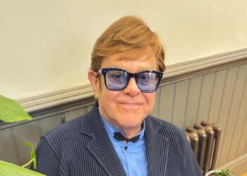 A conexão de Elton John com seu time é de emocionar!