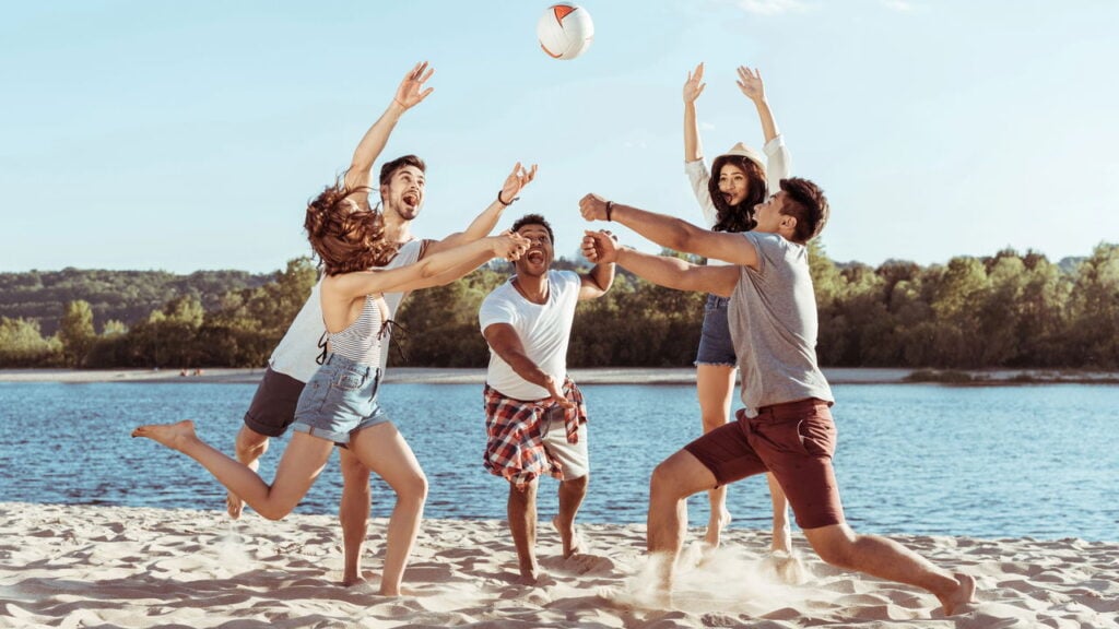 Esportes de areia tendência para verão com cuidados essenciais