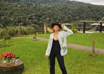 Você não vai acreditar na relação de Lívia Andrade com seu time!