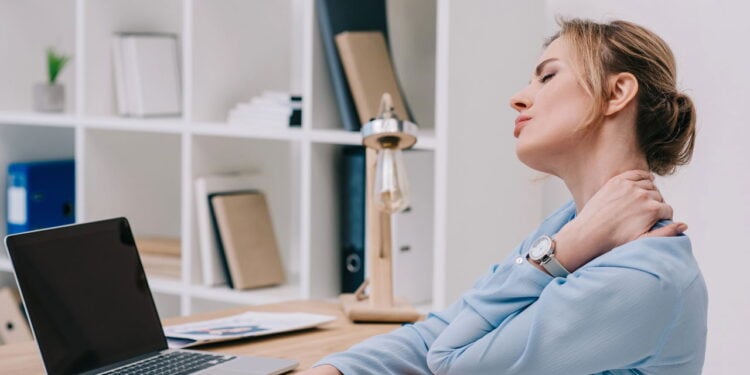 Melhore sua saúde cervical com exercícios de alongamento!