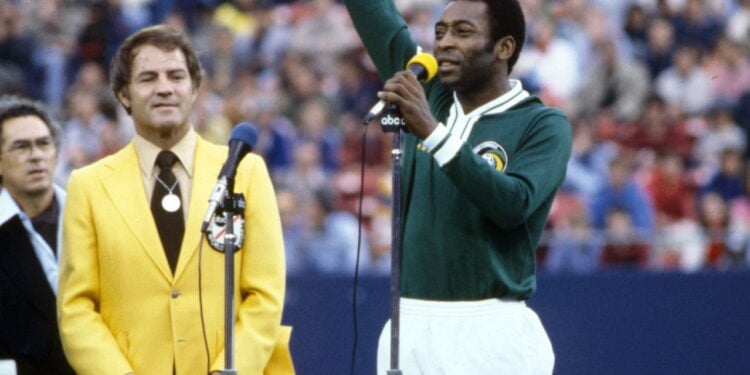Pelé com tecnologia moderna teria sido ainda mais lendário?