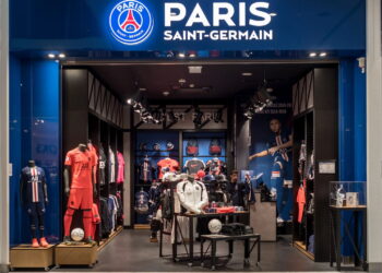 A Evolução dos Uniformes de Flamengo e PSG em 2025
