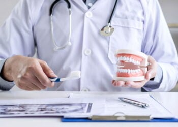 A importância da saúde bucal para tenistas e a odontologia esportiva