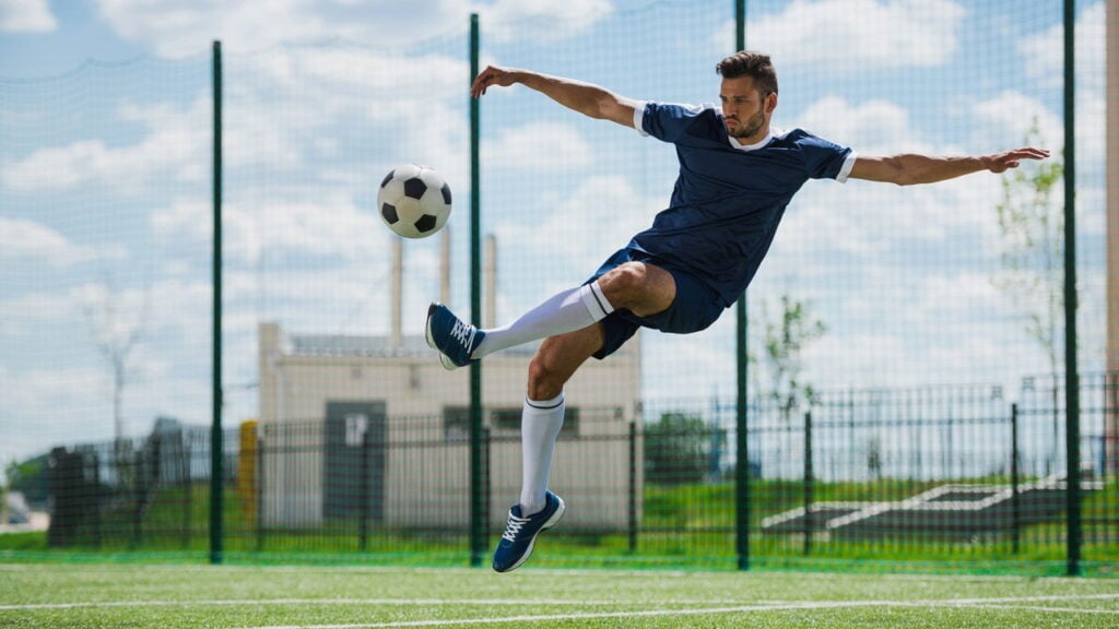 Como o VAR mudou o futebol e as apostas esportivas
