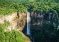 Cidade combina cachoeiras de 196 metros e cultura ucraniana