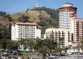 Essa cidade tem águas que curam o corpo e acalmam a mente