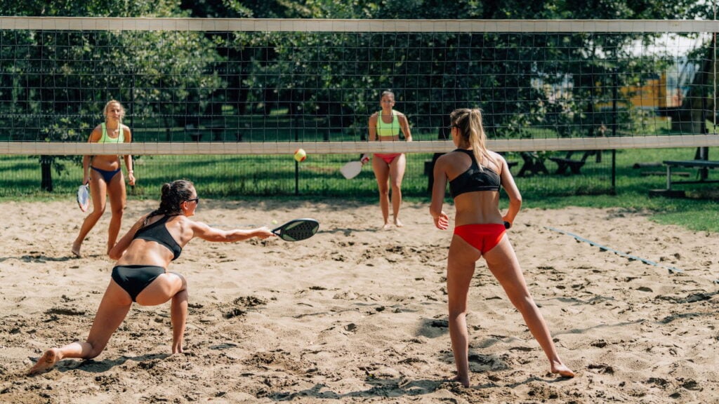 Você sabia que o Brasil é destaque mundial no beach tennis?