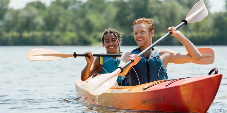 Vai remar? Veja o que levar para curtir o caiaque sem imprevistos