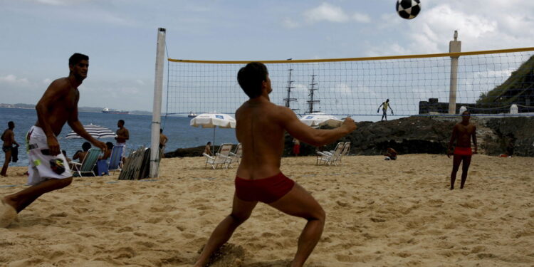 Futevôlei se transforma em fenômeno além do litoral brasileiro
