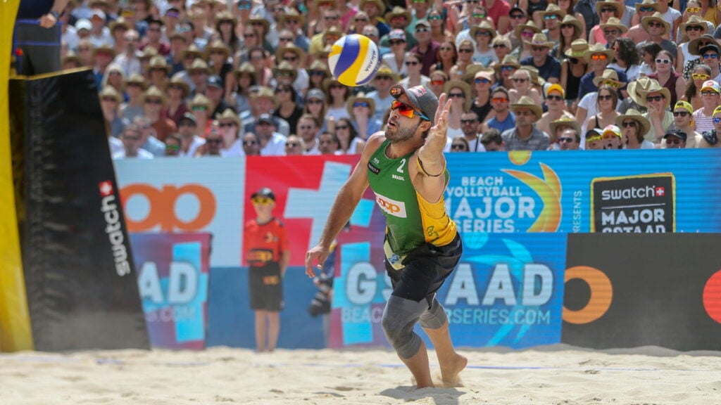 Como é o mundial de vôlei de praia em Gstaad nos Alpes suíços