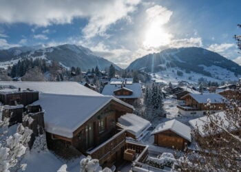 Circuito mundial de vôlei agita os alpes suíços em Gstaad