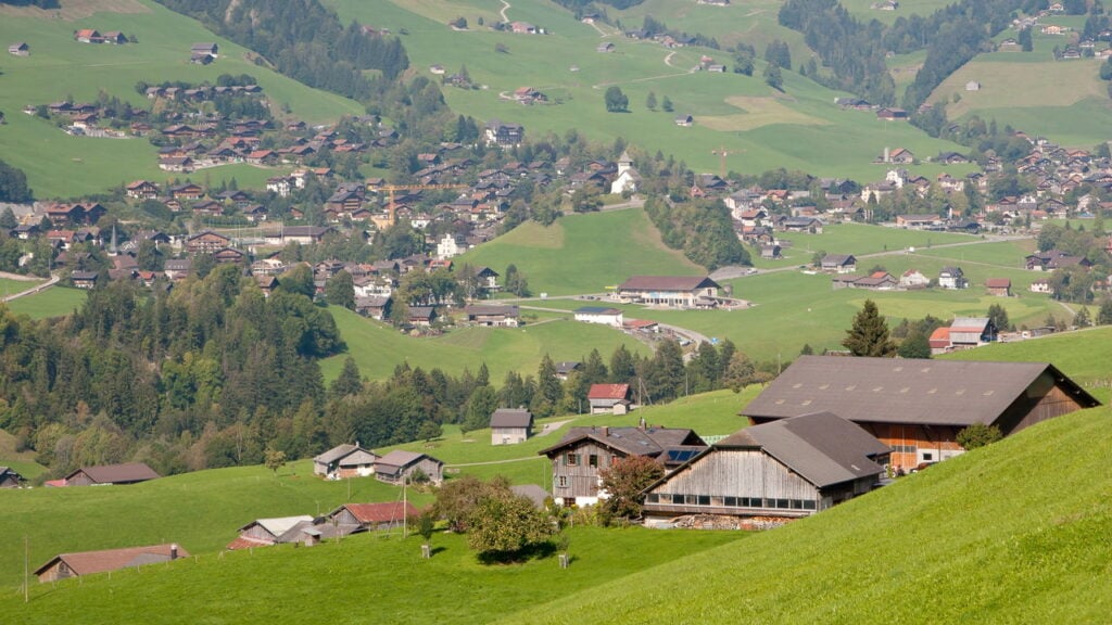 Rotas incríveis até Gstaad para acompanhar o vôlei de praia mundial