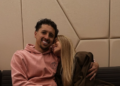 Esposa de Marquinhos vira referência em maternidade nas redes
