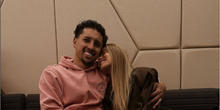 Esposa de Marquinhos vira referência em maternidade nas redes