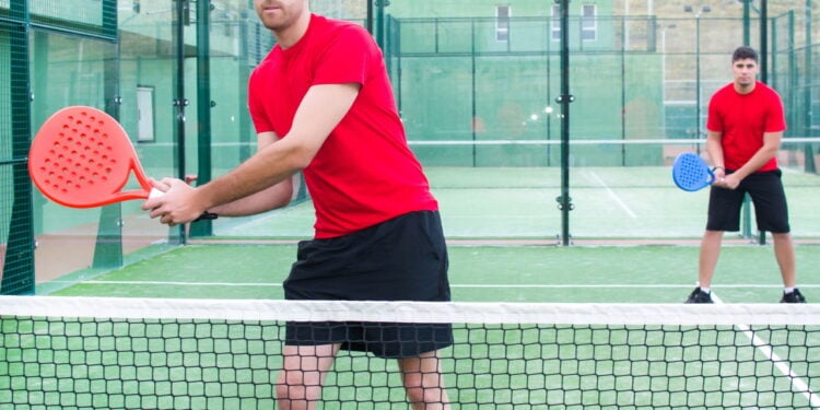 7 motivos para começar a jogar padel hoje mesmo com amigos