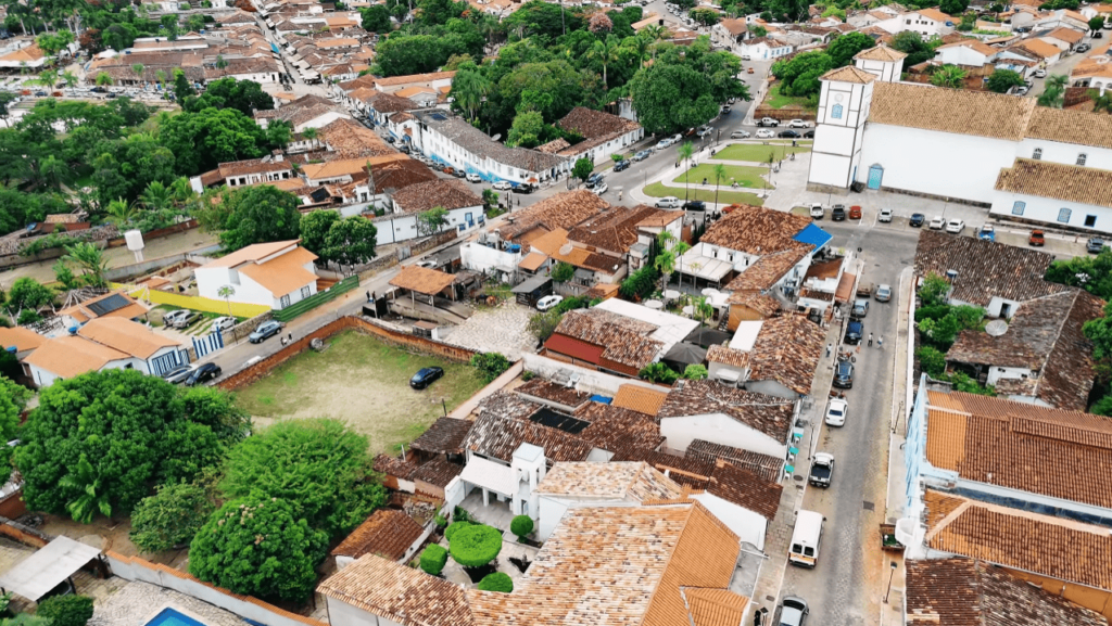 Cidade goiana combina história colonial com aventuras radicais