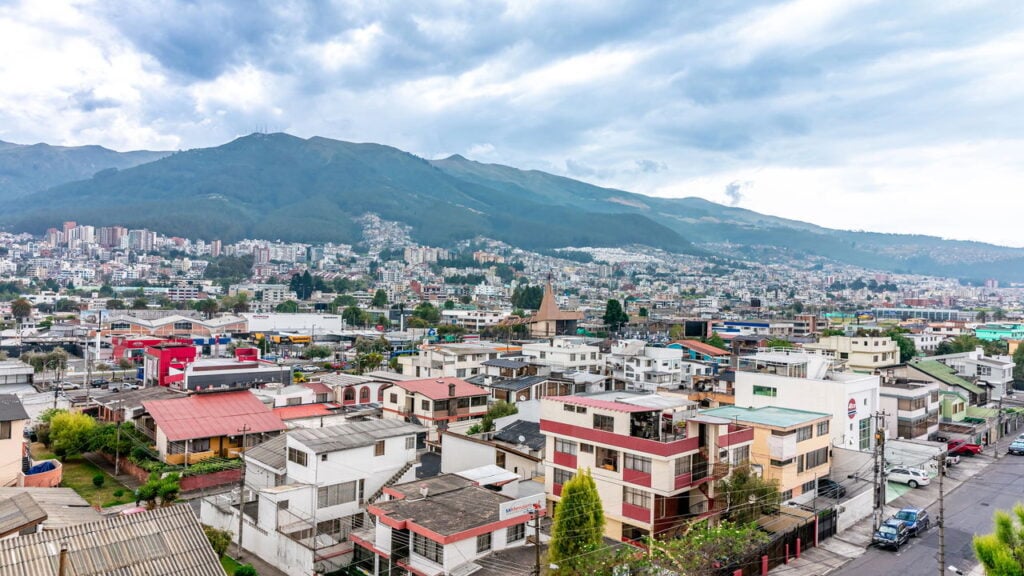 Veja como chegar com facilidade ao estádio Chillogallo em Quito