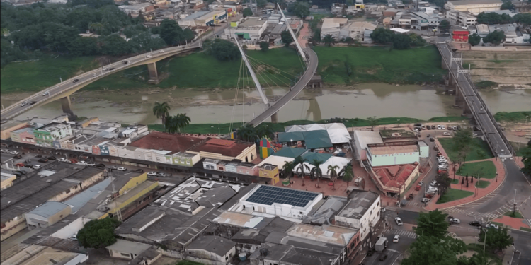 A capital mais isolada do Brasil que está mais próxima do Peru do que de Brasília