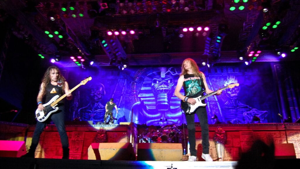 Guitarrista do Iron Maiden virou sócio oficial do Vasco