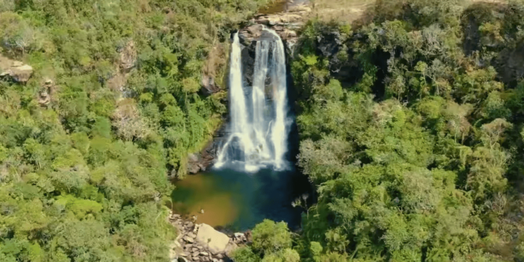 Essa cidade esconde 80 cachoeiras na Serra da Mantiqueira