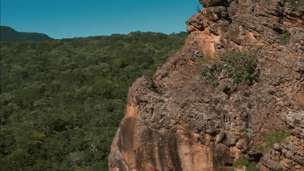Arte rupestre de 11 mil anos transforma cidade em tesouro arqueológico
