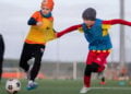O poder dos bonés, meias e cachecóis na cultura futebolística atual