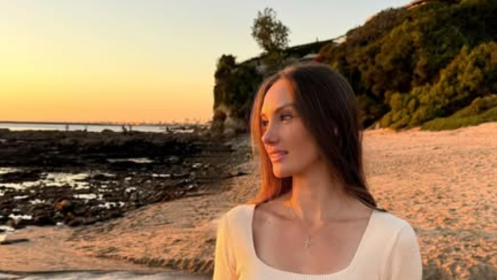 Quem é a tenista que está sendo perseguida na web por ser modelo