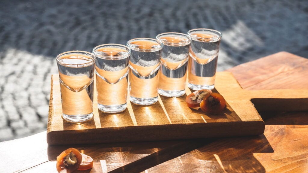 5 bebidas típicas da Geórgia para provar durante o Mundial de Esgrima