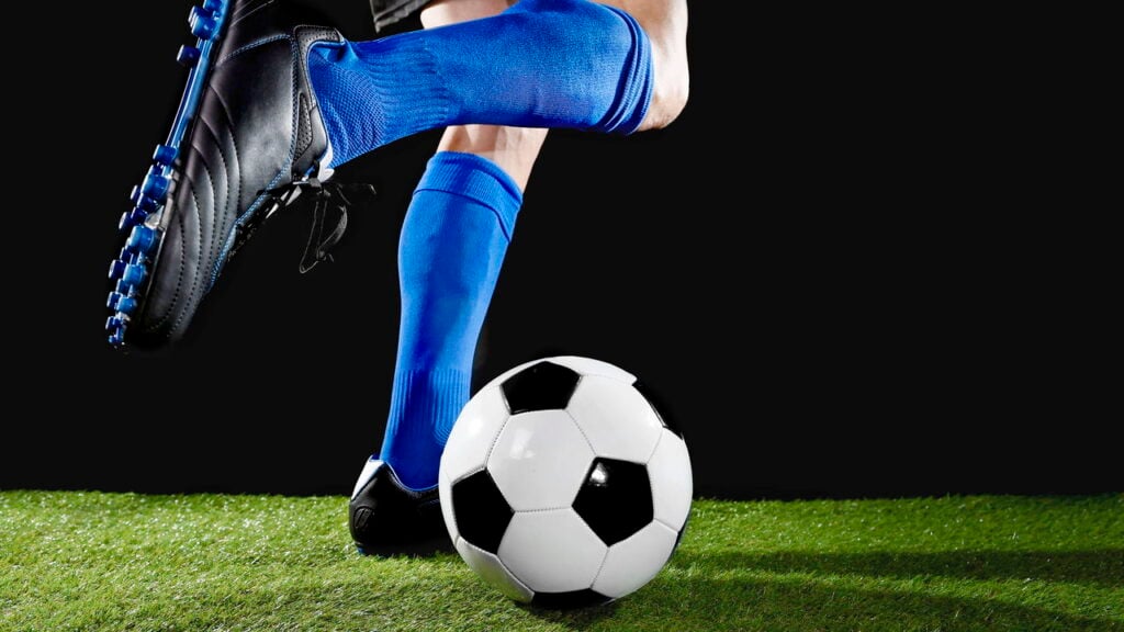 A tendência que une moda e performance no futebol está nos seus pés