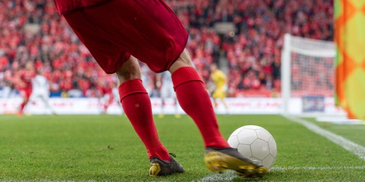 O maior 'Forrest Gump' de história do futebol: 13 anos, 10 clubes… zero jogos disputados