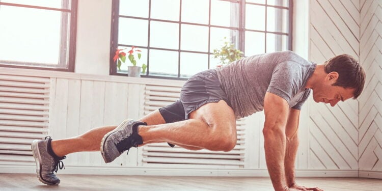Apenas 5 minutos de exercício leve mudam seu dia completamente