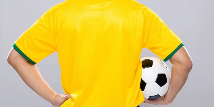 Como o futebol afia a sensibilidade dos pés com precisão cirúrgica