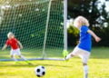 Futebol forma hábitos saudáveis e ensina disciplina