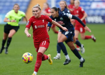 A revolução feminina que está mudando o futebol e empoderando torcedoras