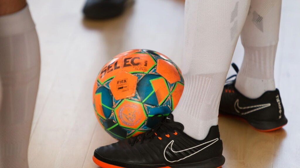 Você está usando a chuteira certa para jogar futsal?