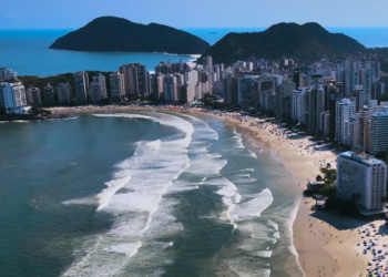 Destino paulista combina futevôlei, praias paradisíacas e gastronomia