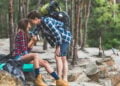Quer explorar a natureza? Saiba quais apps de trilha usar sem internet!