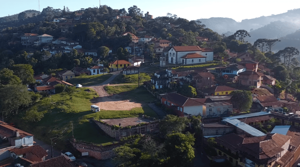 "Serra que estoura" atrai aventureiros de todo o Brasil
