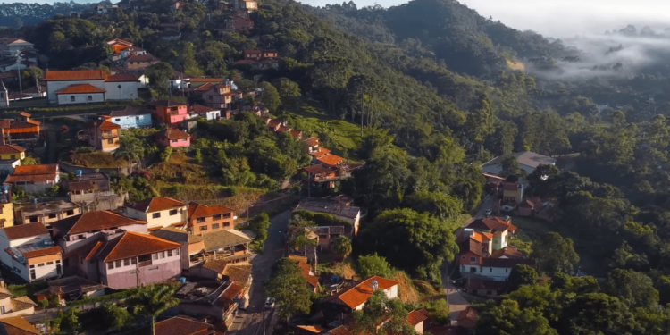 "Serra que estoura" atrai aventureiros de todo o Brasil