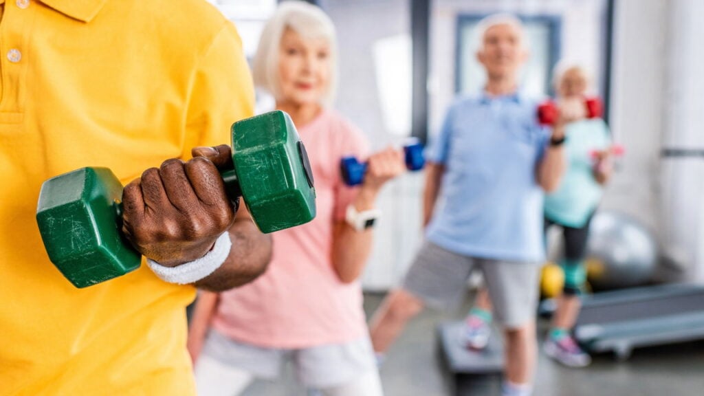 Exercícios inclusivos melhoram saúde de crianças a idosos