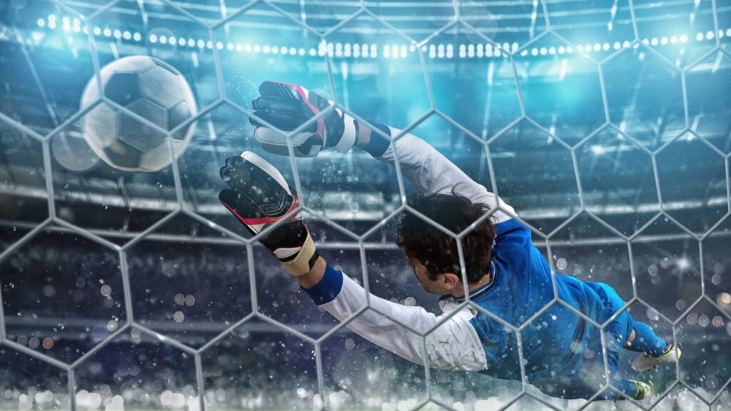 Por que jogadores colocam bola na camisa após gols