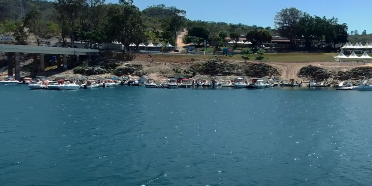 Cidade mineira virou o Mar de Minas com lago 4x maior que Guanabara