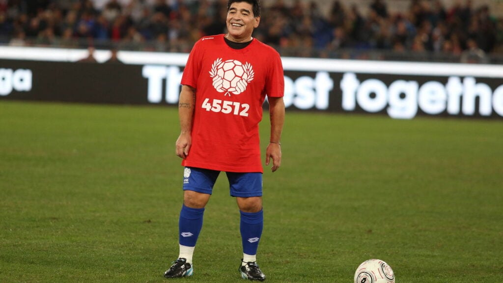 Camisas de futebol retrô voltam a dominar a moda esportiva