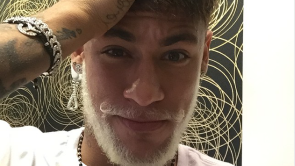 Todos os penteados que marcaram a carreira de Neymar Jr