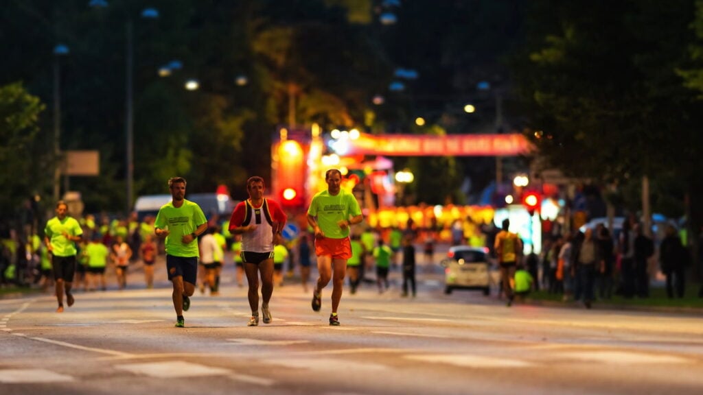 Saiba como roupas refletivas podem transformar seu treino noturno com segurança!