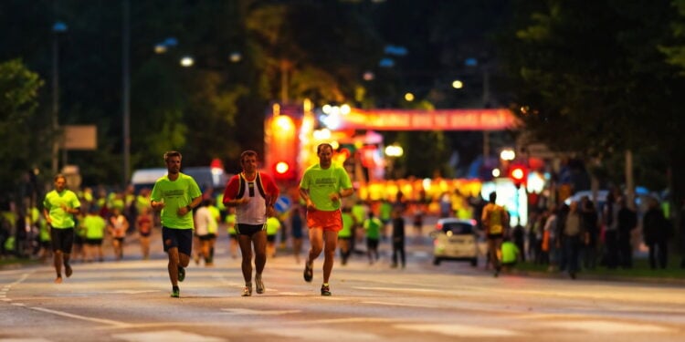 Aumente sua segurança com os melhores acessórios LED para corrida noturna!