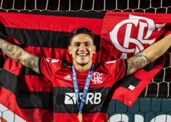 Comemoração do jogador Pedro inspira atletas pelo mundo todo
