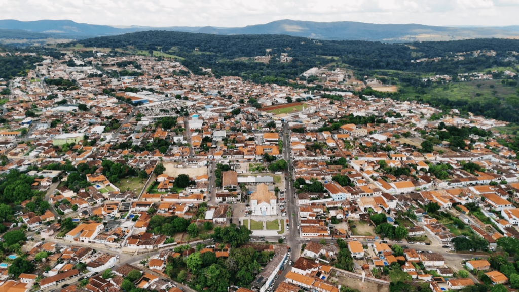 Cidade goiana combina história colonial com aventuras radicais