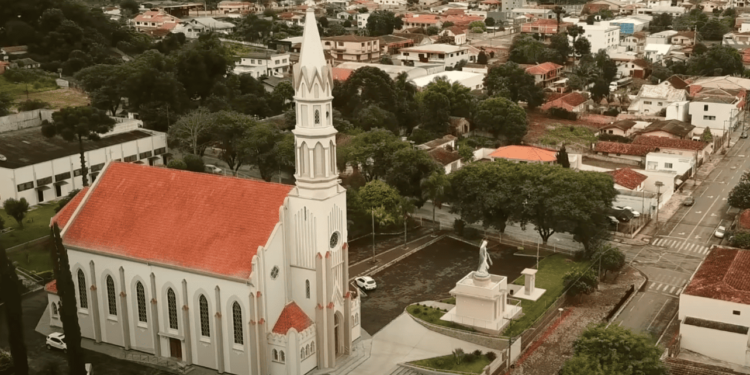 A cidade brasileira que "fala" ucraniano e esconde cachoeiras épicas